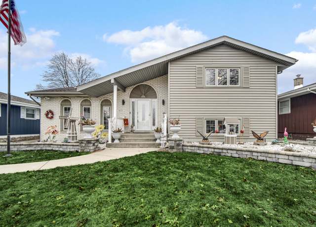 Property at 9337 Waymond Ave, Highland, IN 46322, 3 beds, 2 baths