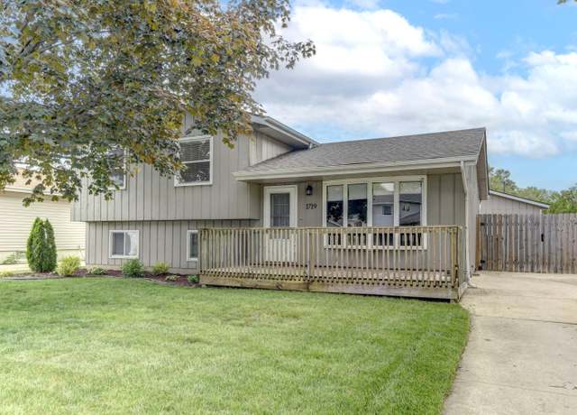 Property at 1719 Selo Dr, Schererville, IN 46375, 3 beds, 2 baths