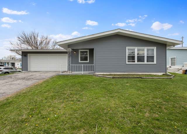 Property at 544 Riviera Rd, Valparaiso, IN 46385, 3 beds, 1 bath