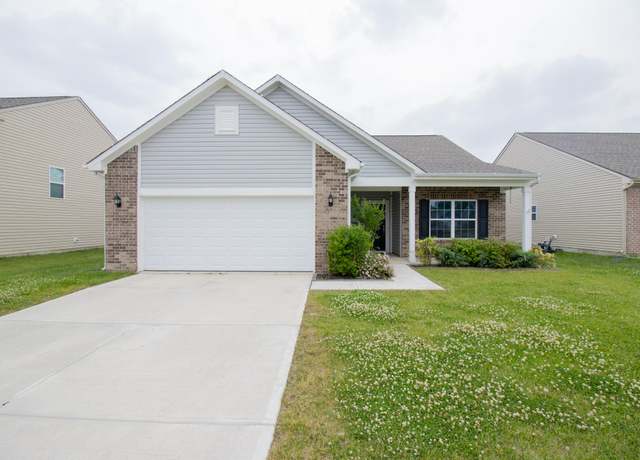Property at 941 Sand Walk Ln, Kokomo, IN 46902, 3 beds, 2 baths