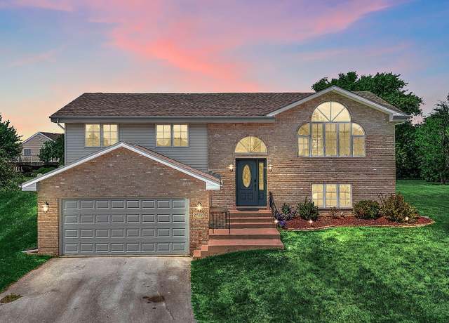 Property at 2722 Painted Leaf Ct, Crown Point, IN 46307, 3 beds, 2 baths