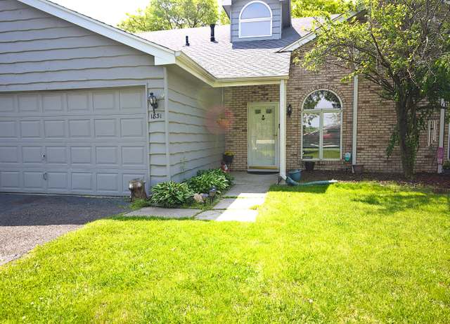 Property at 1831 Springvale Dr, Crown Point, IN 46307, 2 beds, 2.5 baths