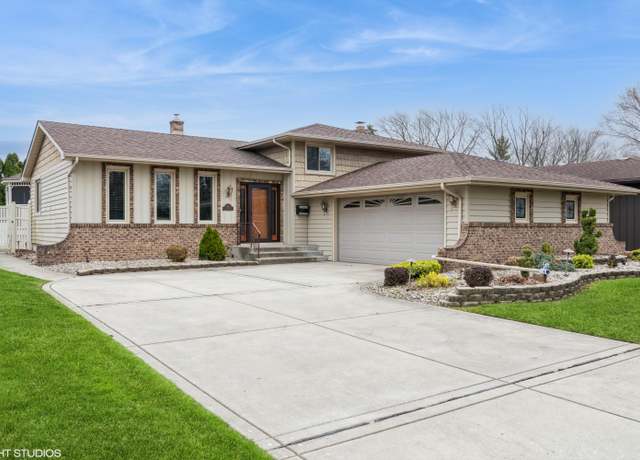 Property at 9413 Larch Dr, Munster, IN 46321, 4 beds, 2 baths
