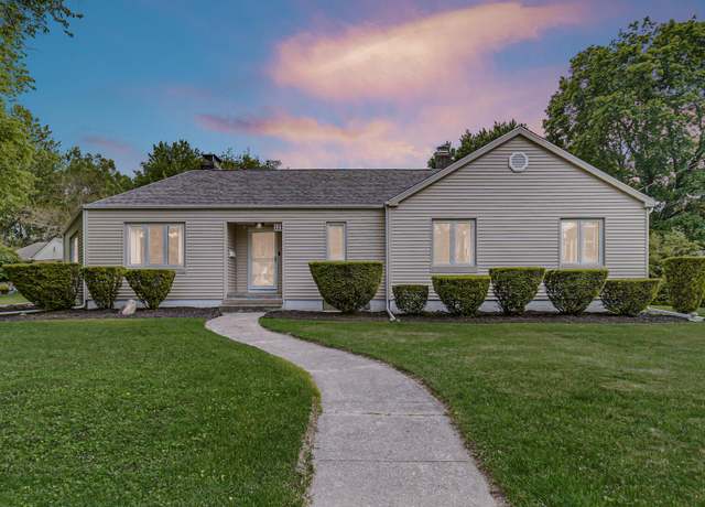 Property at 121 Westchester Ct, Chesterton, IN 46304, 3 beds, 2 baths