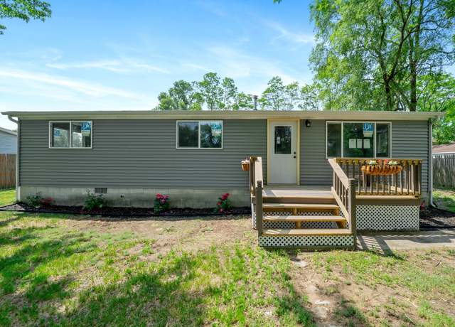 Property at 71 Lincoln Ave, Hobart, IN 46342, 3 beds, 1 bath