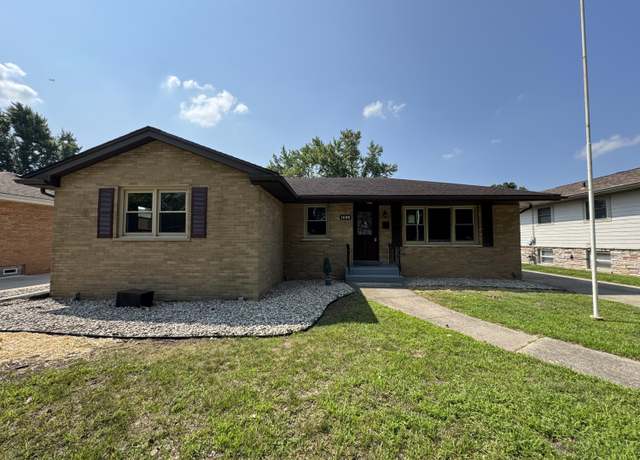 Property at 1608 Tulip Ln, Munster, IN 46321, 5 beds, 3 baths