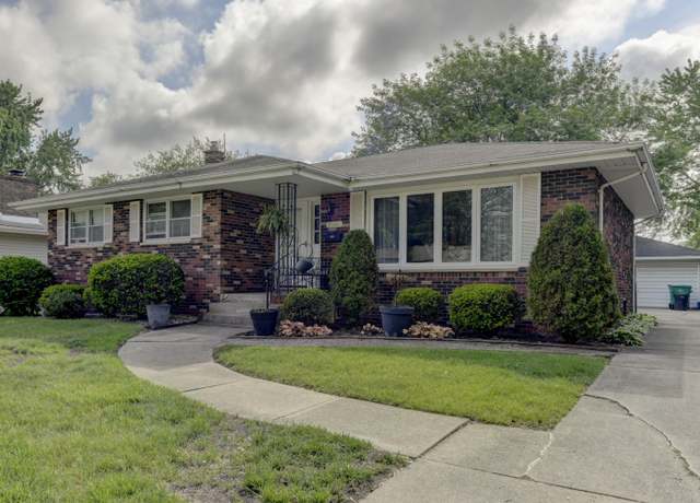 Property at 8546 Garfield Ave, Munster, IN 46321, 3 beds, 1.5 baths