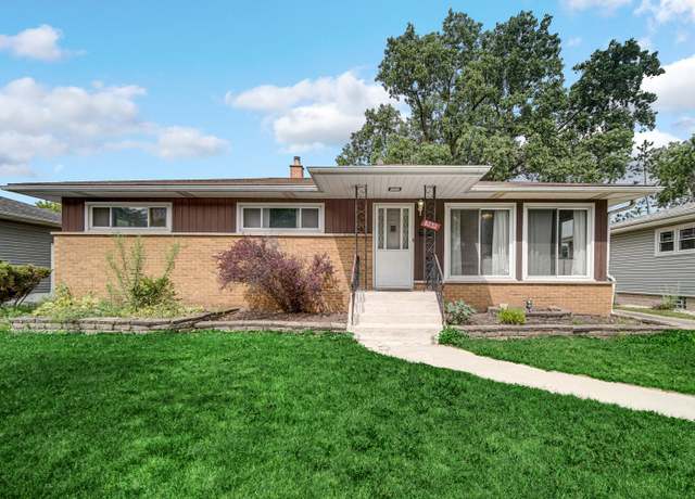 Property at 8232 Howard Ave, Munster, IN 46321, 3 beds, 1 bath