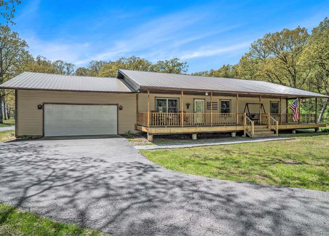 Property at 889 E 1500 N, Wheatfield, IN 46392, 3 beds, 2 baths