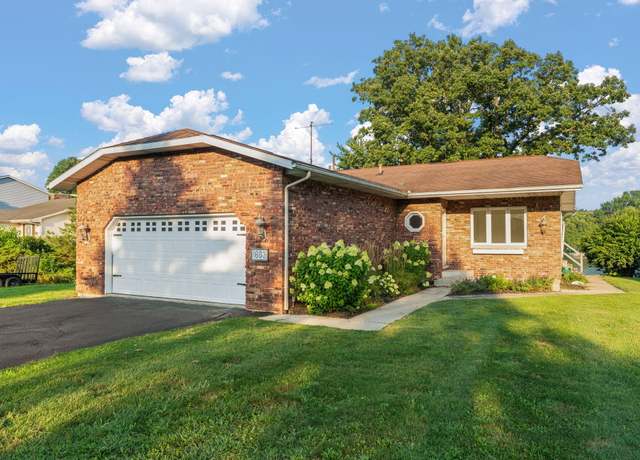 Property at 1603 Sunnyslope Dr, Crown Point, IN 46307, 2 beds, 3 baths