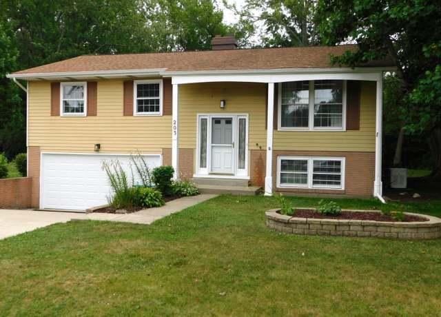 Property at 203 Weblos Trl, Valparaiso, IN 46385, 3 beds, 2.5 baths