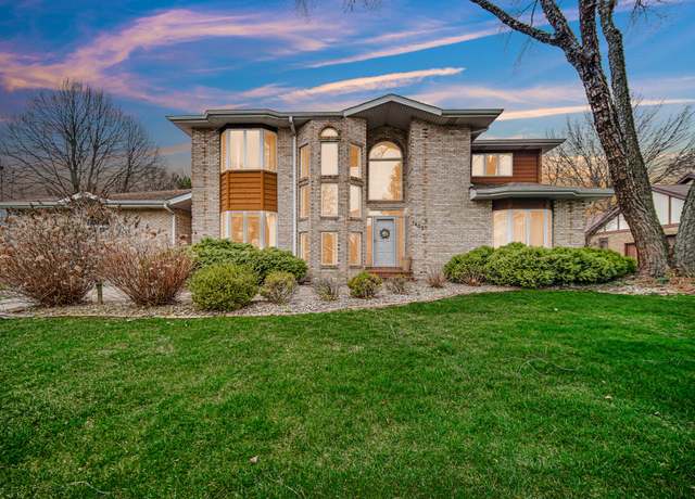 Property at 1405 Inverness Ln, Schererville, IN 46375, 5 beds, 4 baths