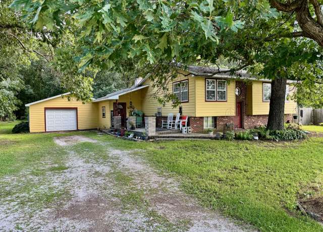 Property at 5775 E 100 N, Knox, IN 46534, 4 beds, 3 baths