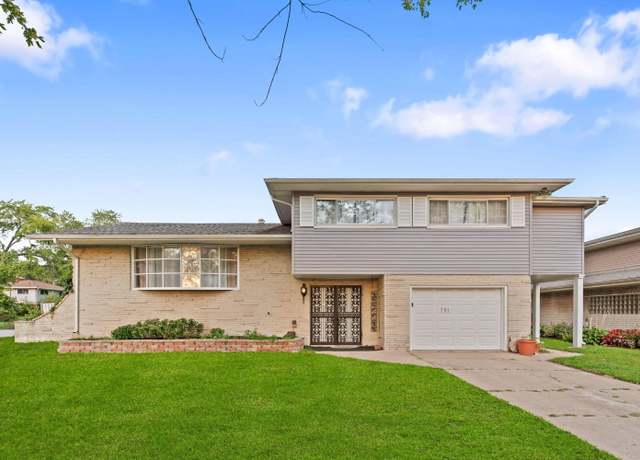 Property at 551 N Union Pl, Gary, IN 46403, 3 beds, 1.5 baths