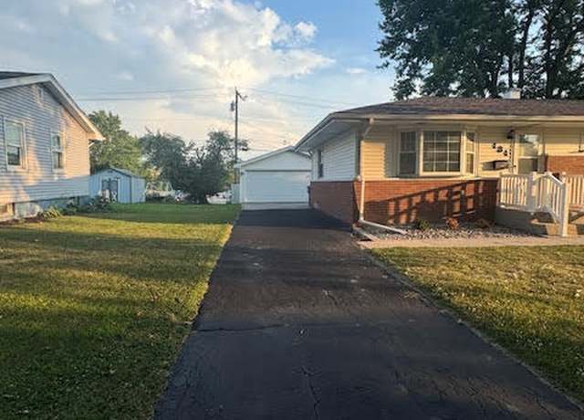 Property at 131 Crestview St, Crown Point, IN 46307, 3 beds, 2 baths