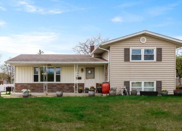 Property at 1844 Tulip Ln, Munster, IN 46321, 3 beds, 1.5 baths