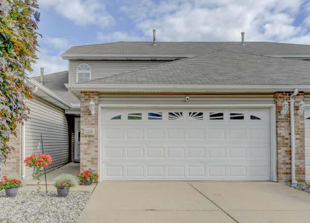 Property at 2265 Sandcastle Dr, Dyer, IN 46311, 2 beds, 2.5 baths