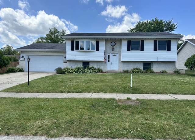 Property at 319 Tulip Ln, Lowell, IN 46356, 5 beds, 2 baths