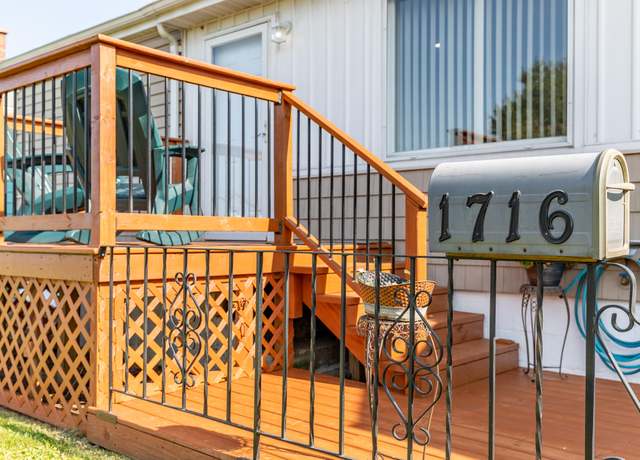Property at 1716 170th Pl, Hammond, IN 46324, 2 beds
