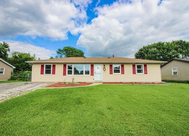 Property at 623 Oxbow Rd, Valparaiso, IN 46385, 4 beds, 2 baths
