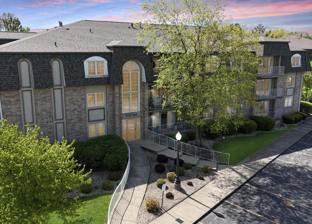 Property at 214 Swan Dr Unit 3e, Dyer, IN 46311, 3 beds, 3 baths