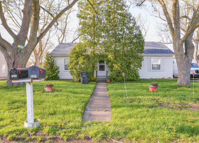 Property at 1016 W 38th Pl, Hobart, IN 46342, 3 beds, 1 bath