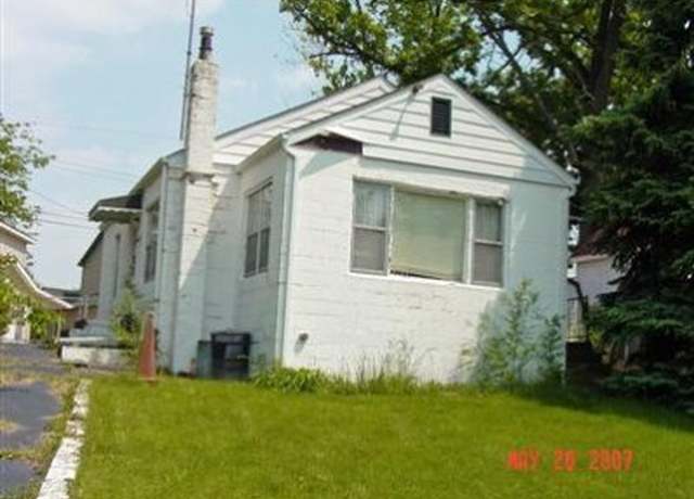 Property at 469 Lakeview Ct, Lowell, IN 46356, 3 beds, 1 bath