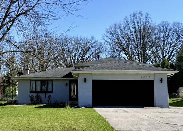 Property at 2244 Coldspring Rd, Crown Point, IN 46307, 3 beds, 2.5 baths