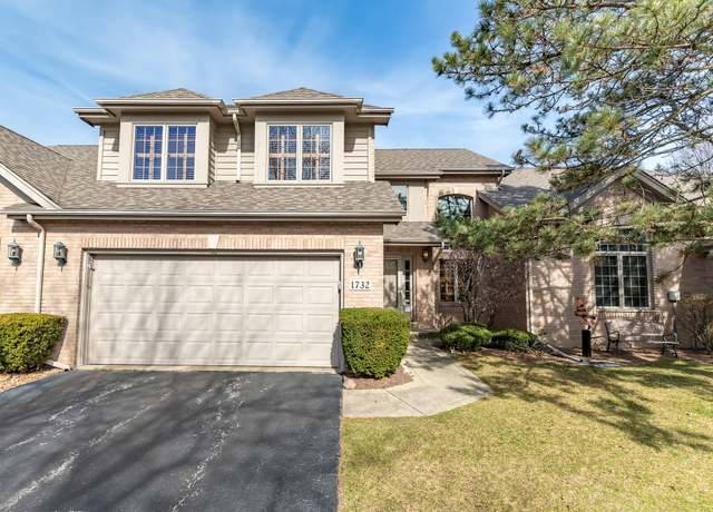 Property at 1732 Apple Blossom Dr, Munster, IN 46321, 3 beds, 2.5 baths