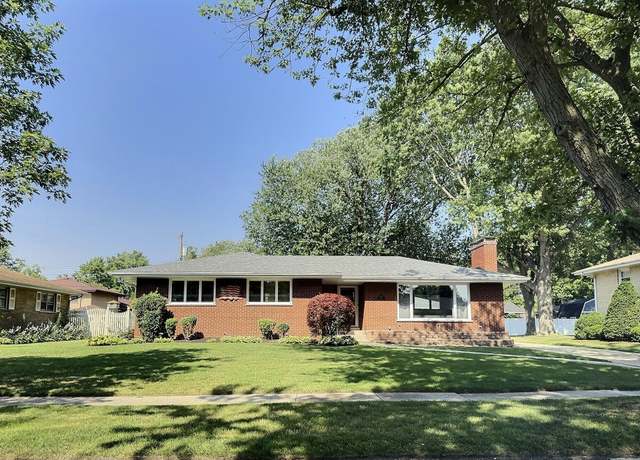 Property at 8516 Moraine Ave, Munster, IN 46321, 3 beds, 1.5 baths