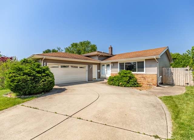 Property at 8624 Garfield Ave, Munster, IN 46321, 4 beds, 2 baths