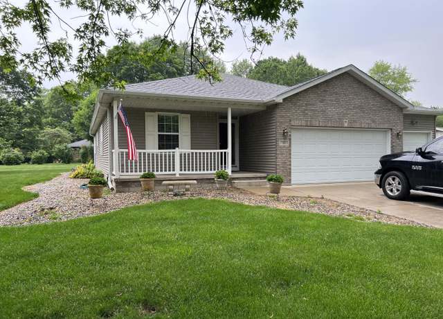 Property at 13 Morningside Dr, Valparaiso, IN 46383, 3 beds, 2 baths