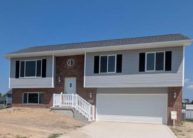 Property at 7670 Lafayette Pl, Lowell, IN 46356, 3 beds, 2 baths