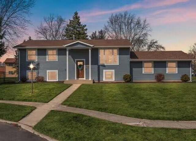 Property at 1315 Peachtree Dr, Valparaiso, IN 46383, 4 beds, 2 baths