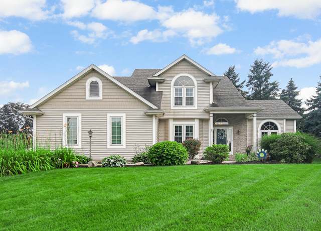 Property at 32946 Barn Owl Ct, New Carlisle, IN 46552, 3 beds, 2.5 baths