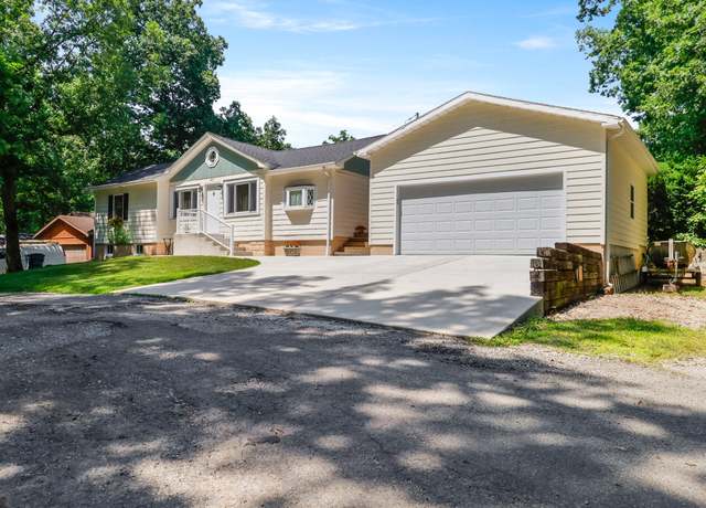 Property at 1401 Oriole Rd, Valparaiso, IN 46383, 2 beds, 1 bath
