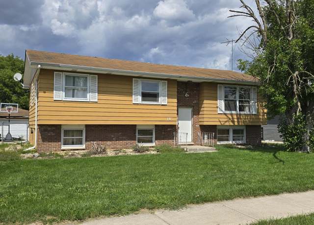 Property at 109 Potomac Dr, Dyer, IN 46311, 5 beds, 2 baths