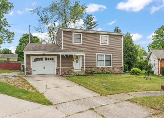 Property at 1708 Whittier Park Dr, Valparaiso, IN 46383, 3 beds, 1.5 baths