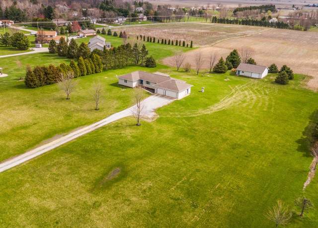 Property at 159 S 200 W, Valparaiso, IN 46385, 3 beds, 2.5 baths