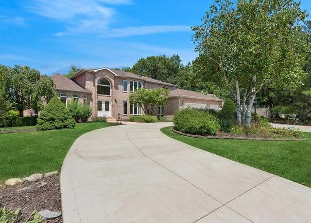 Property at 413 Westchester Ln, Valparaiso, IN 46385, 5 beds, 4 baths