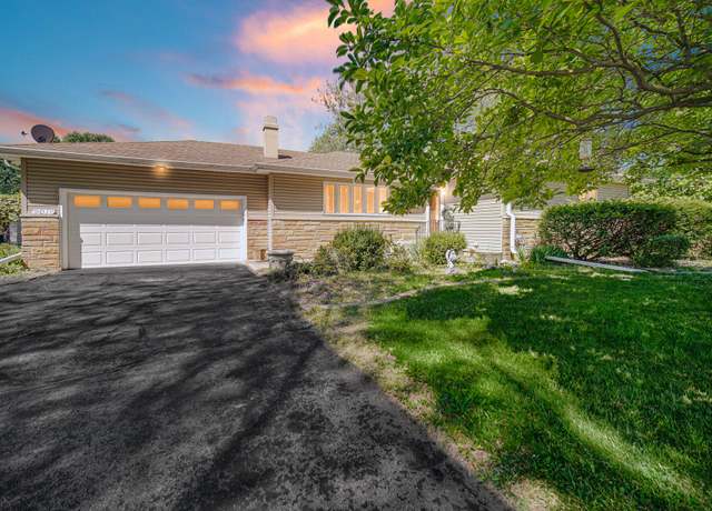 Property at 9016 Lee Pl, Crown Point, IN 46307, 3 beds, 1.5 baths