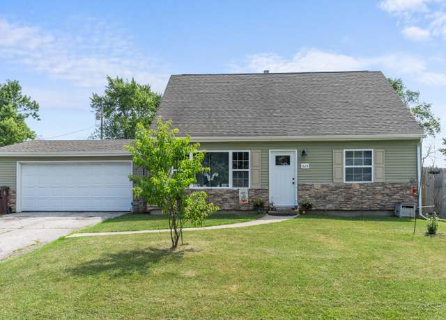 Property at 629 Osage Rd, Valparaiso, IN 46385, 4 beds, 2 baths