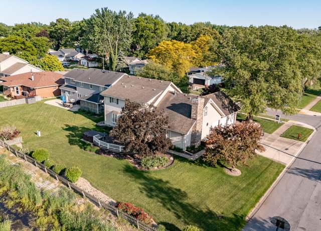 Property at 200 Golfview Dr, Schererville, IN 46375, 4 beds, 3 baths