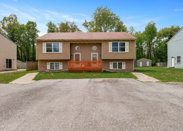 Property at 429-431 Woodlawn Ave, Chesterton, IN 46304, 4 beds, 3 baths