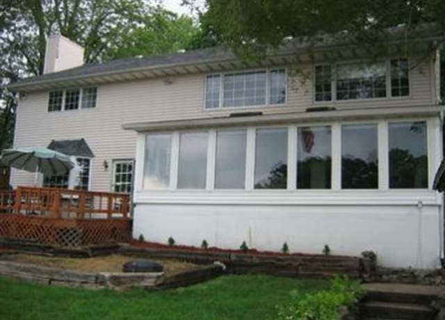 Property at 1045 N Lakeview Dr, Lowell, IN 46356, 3 beds, 2 baths