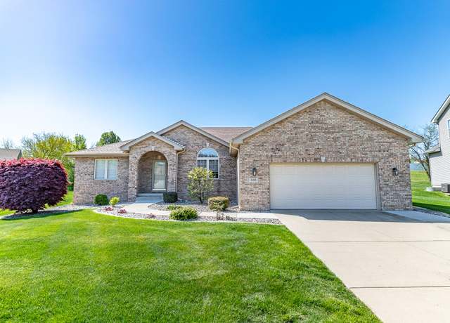 Property at 535 Meadow Ridge Dr, Schererville, IN 46375, 4 beds, 3 baths