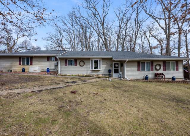 Property at 12127 White Oak Dr, Crown Point, IN 46307, 3 beds, 2 baths