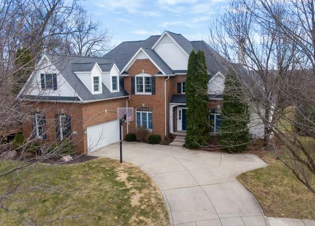 Property at 275 Bruntsfield Ct, Valparaiso, IN 46385, 5 beds, 4 baths