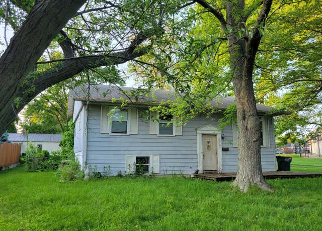 Property at 1707 E Chicago St, Valparaiso, IN 46383, 3 beds, 2 baths