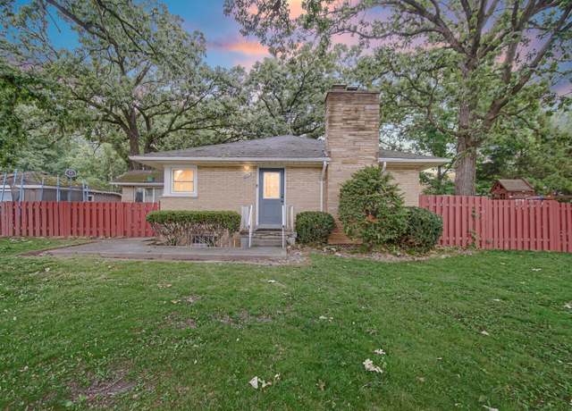 Property at 138 N Rd, Schererville, IN 46375, 3 beds, 2 baths